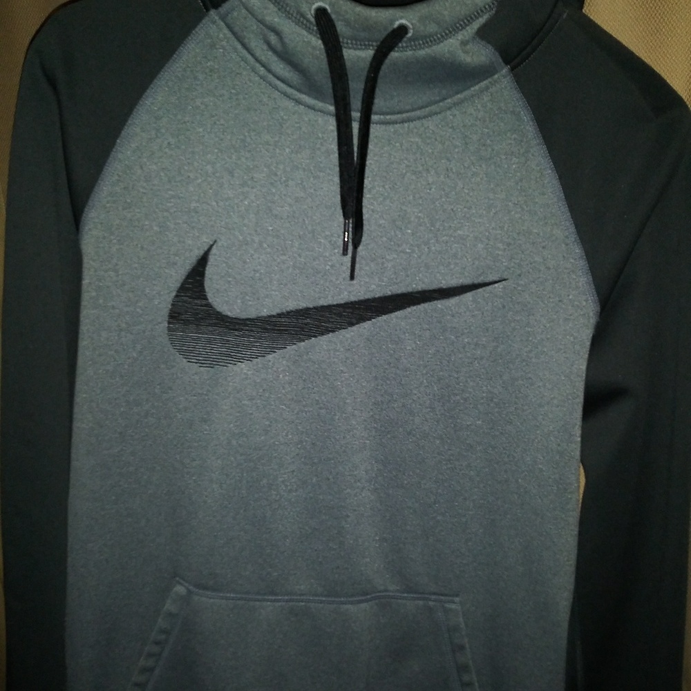 2017 Nike thermal hoodie